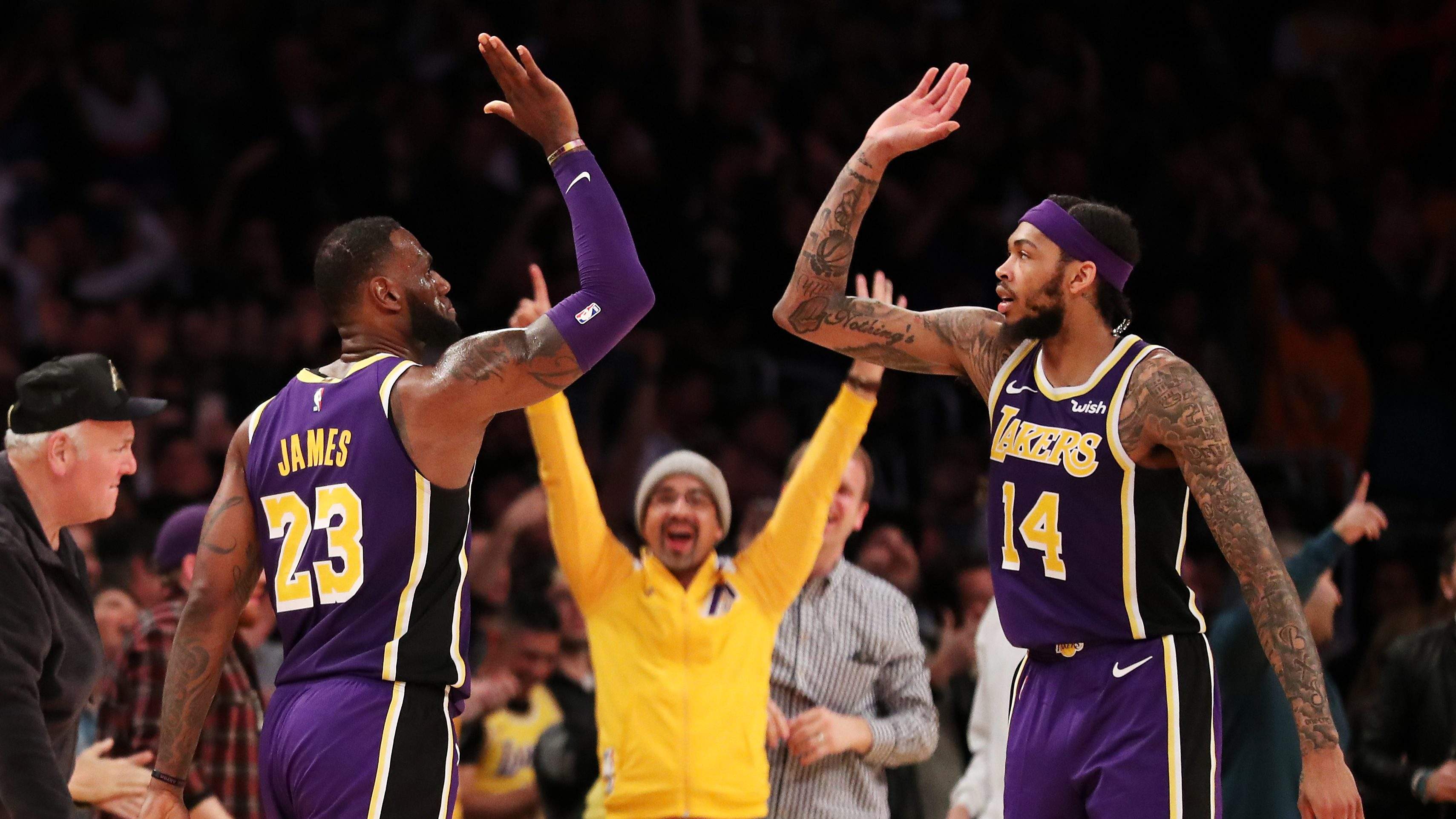 Los Angeles Lakers s’effondrent dans la dernière minute, Boston s’impose enfin, Chicago a eu besoin de quatre prolongations ; retour sur les temps forts de la nuit dernière en NBA.